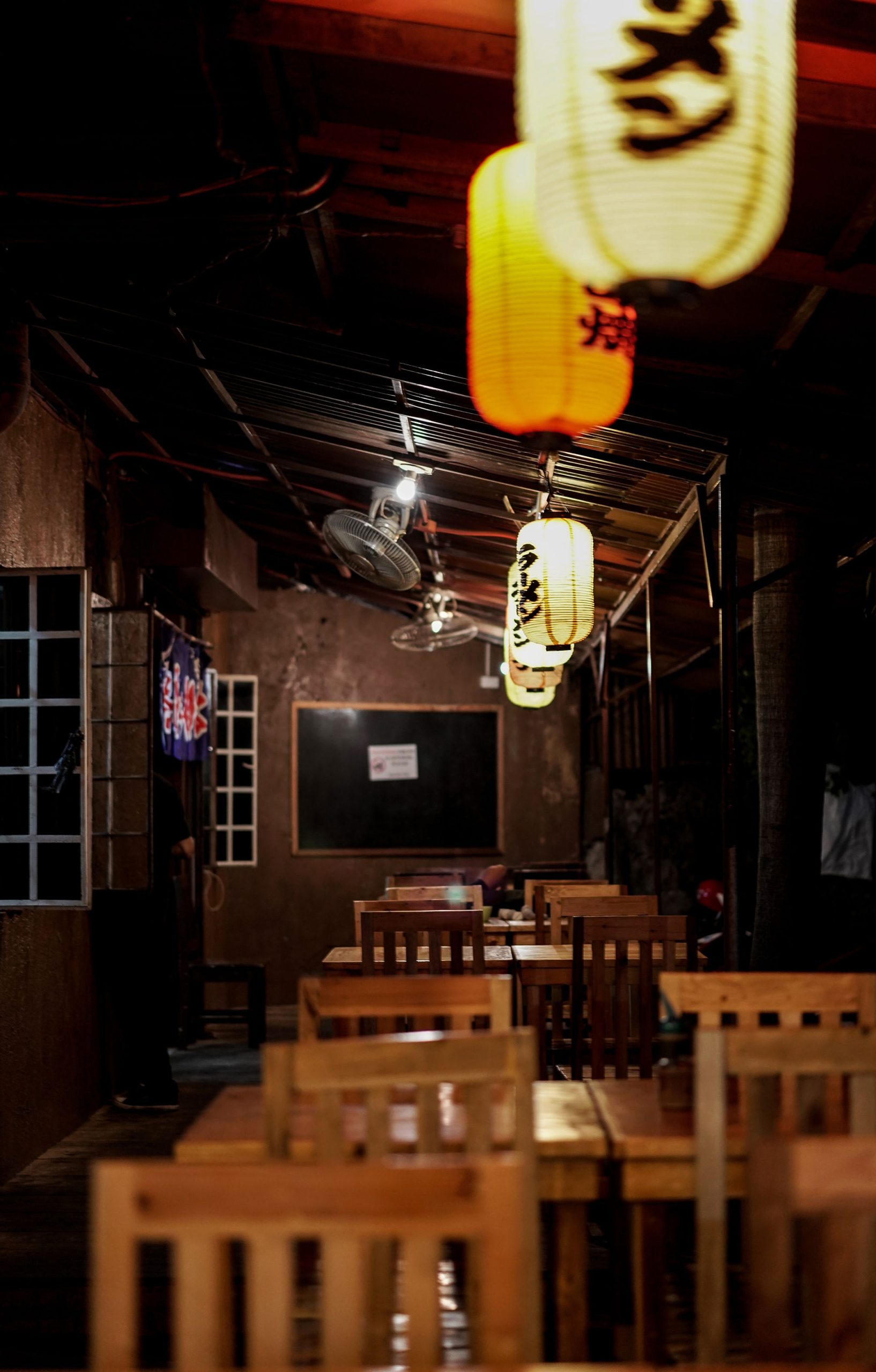 飲食店の店内風景